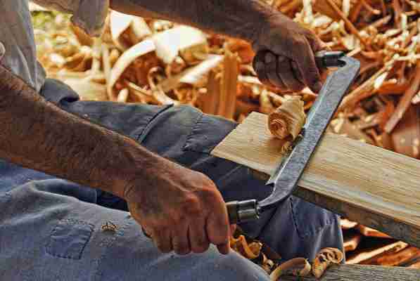 Falegnameria : 19 attrezzi per lavorare il legno